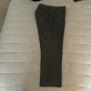 Ann Taylor Charcoal Gray ankle pant in curvy fit